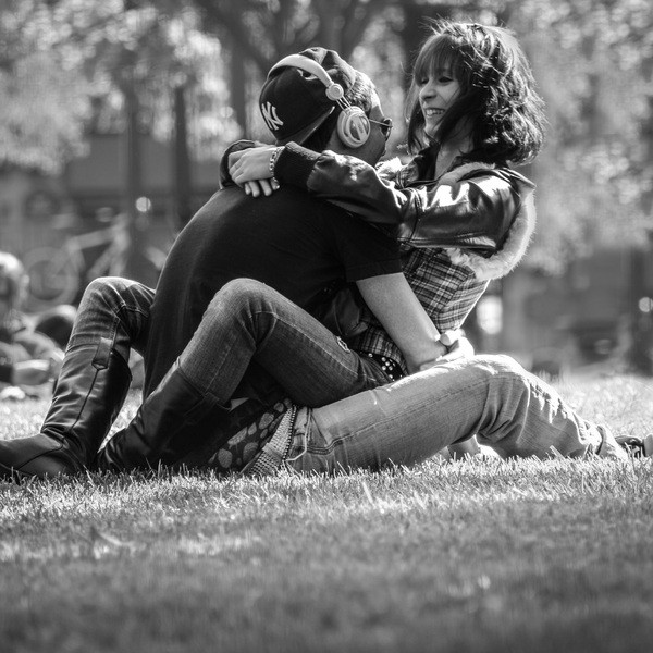 person-black-and-white-people-white-photography-paris-715997-pxhere.com