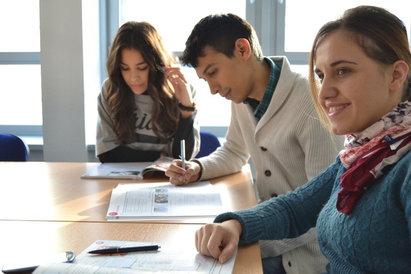writing-person-student-education-students-learning-743887-pxhere.com